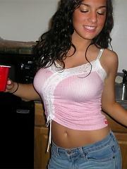 Adorable wild college girls share their picture...